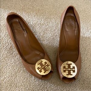Tory Burch Chelsea Wedges